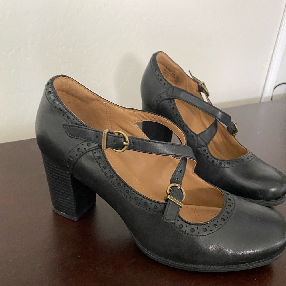 Black Leather Clark’s Artisan Mary Janes